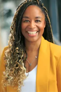 Фото  (Joanna Adeyinka-Burford)