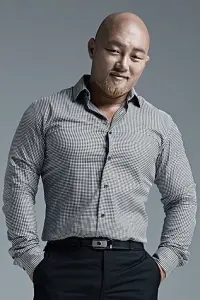 Фото  (Yuk Jin-su)