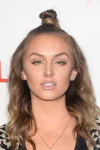 Фото Лала Кент (Lala Kent)
