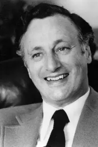 Фото  (Paul Eddington)