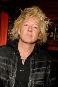 Фото  (James Kottak)