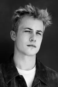 Фото Ділан Міннетт (Dylan Minnette)