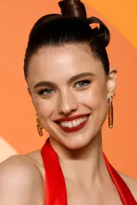 Фото Маргарет Квалі (Margaret Qualley)
