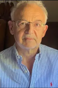 Фото  (David Renwick)