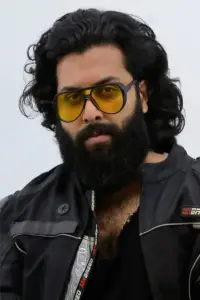 Фото  (Abhimanyu Thilakan)