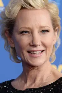 Фото Енн Хечі (Anne Heche)