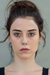 Фото  (Cansu Dere)