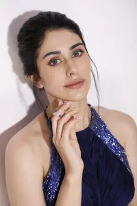 Фото  (Warina Hussain)
