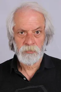Фото Іззет Чивріл (İzzet Çivril)