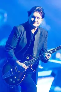 Фото  (Charlie Burchill)