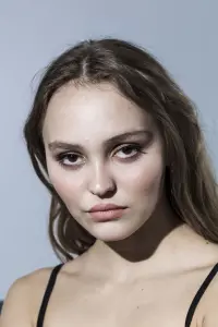 Фото Лілі-Роуз Депп (Lily-Rose Depp)