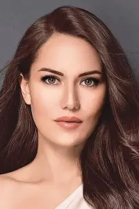 Фото  (Fahriye Evcen)