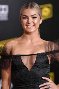 Фото  (Lindsay Arnold)