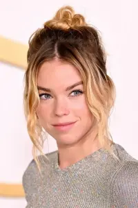 Фото  (Milly Alcock)