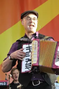 Фото  (Charles Giordano)