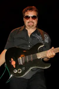 Фото  (Joe Bouchard)