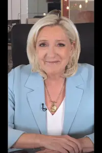 Фото  (Marine Le Pen)