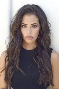 Фото Хлоя Бріджес (Chloe Bridges)