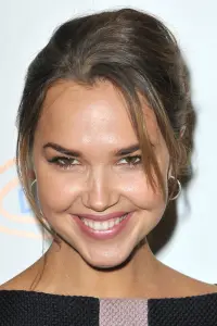 Фото Аріель Кеббель (Arielle Kebbel)