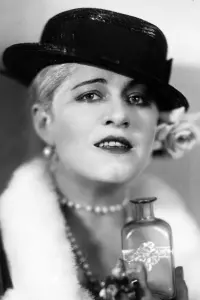 Фото  (Mathilde Brundage)