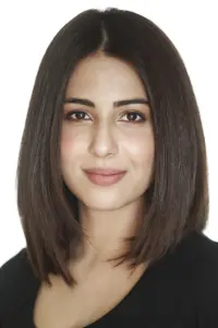 Фото  (Ushna Shah)