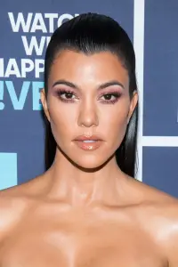 Фото  (Kourtney Kardashian Barker)