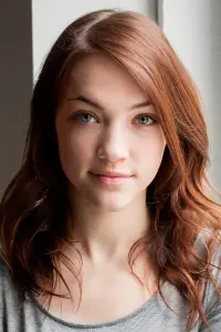 Фото  (Violett Beane)