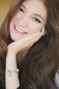 Фото  (Izzi Isman)