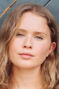 Фото Еліза Сканлен (Eliza Scanlen)