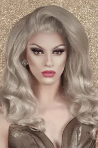 Фото  (Miz Cracker)
