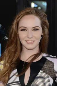 Фото  (Camryn Grimes)