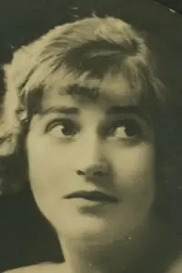 Фото  (Hilda Bayley)