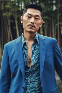 Фото  (Zhou Jiwei)