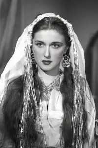 Фото Маріам Фахр Еддін (Mariam Fakhr Eddine)