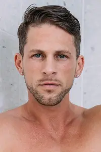 Фото  (Roman Todd)