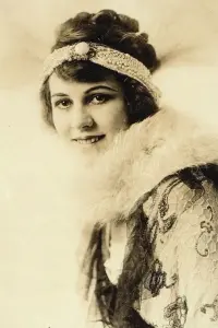 Фото  (Ora Carew)