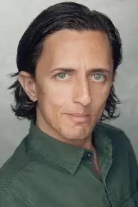 Фото  (Elliot Harris)