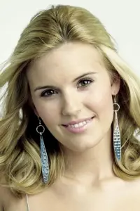 Фото Меггі Грейс (Maggie Grace)