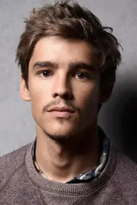 Фото Брентон Туейтс (Brenton Thwaites)
