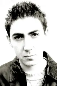 Фото  (Lewis James)