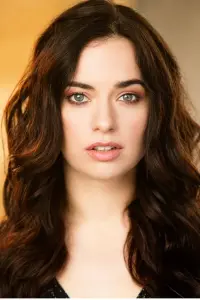 Фото  (Lauren Elyse Taylor)