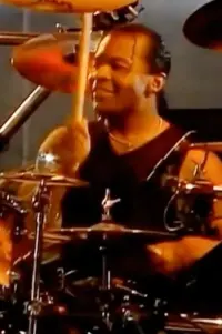 Фото  (Jonathan Moffett)