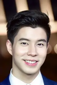 Фото  (Pitipat Kootrakul)