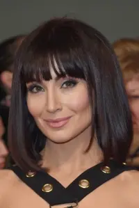 Фото  (Roxy Shahidi)