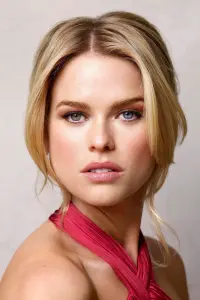 Фото Аліса Єва (Alice Eve)