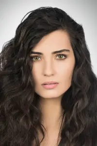 Фото Туба Бююкюстюн (Tuba Büyüküstün)