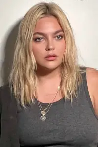 Фото  (Louane Emera)