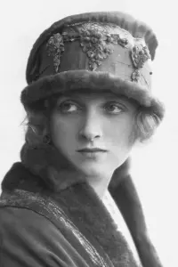 Фото Гледіс Купер (Gladys Cooper)