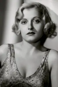 Фото  (Louise Henry)
