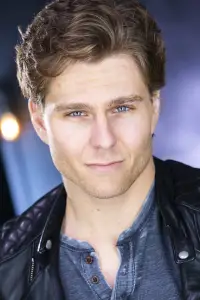 Фото  (John Ryan McLaughlin)